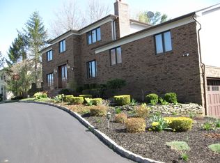 60 Thomas Dr, Manalapan, NJ
