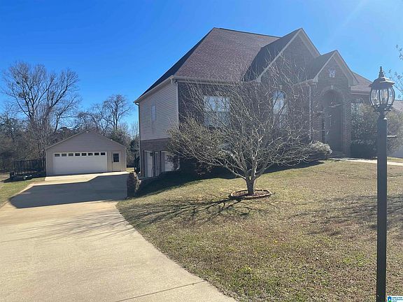 2nd image of 348 Farmingdale Ln