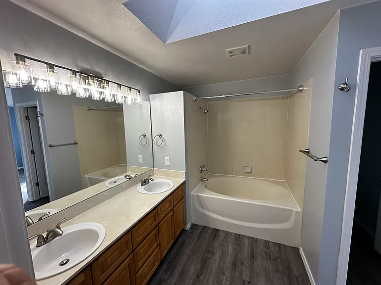 7524 Greenloft Ave NE — Photo 20