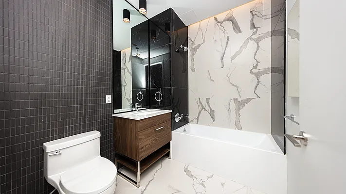 Rented by Nooklyn NYC LLC | media 21