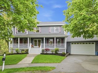 18 Oakridge Dr, Saugus, MA 01906
