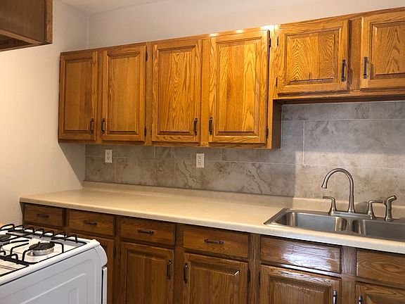 5th image of 1688 Dayton Ave APT 2