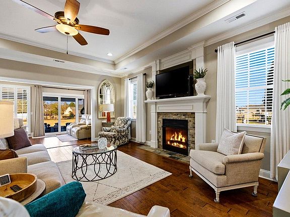 5th image of 113 Highmeadow Ln.