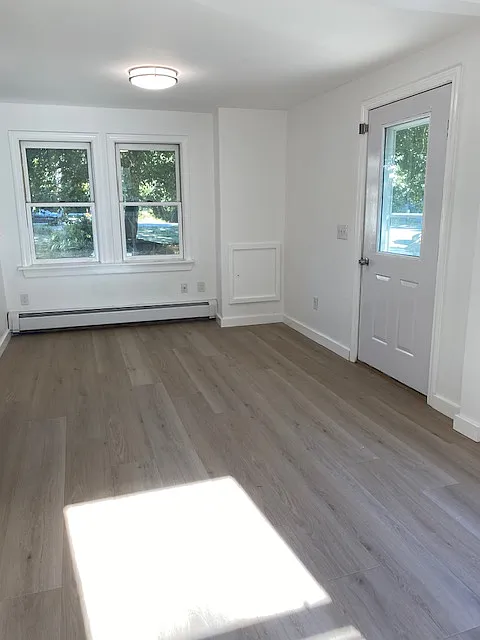2 bed, 420 sqft, $2,000 — Photo 4