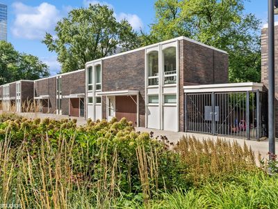 1324 N Sandburg Ter, Chicago, IL, 60610