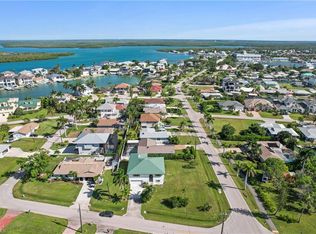 103 Tahiti Cir, Naples, FL 34113