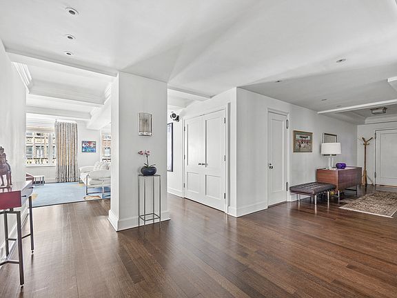4th image of 28 E 10th St APT 3A