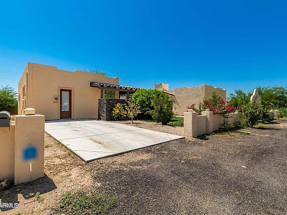 2nd image of 2909 E Rockwood Dr