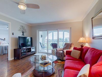 9 High Point Cir N APT 304, Naples, FL, 34103