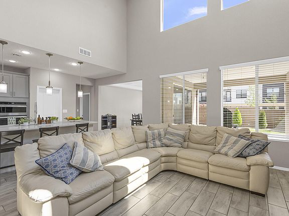 3rd image of 6620 Yawkey Way NE