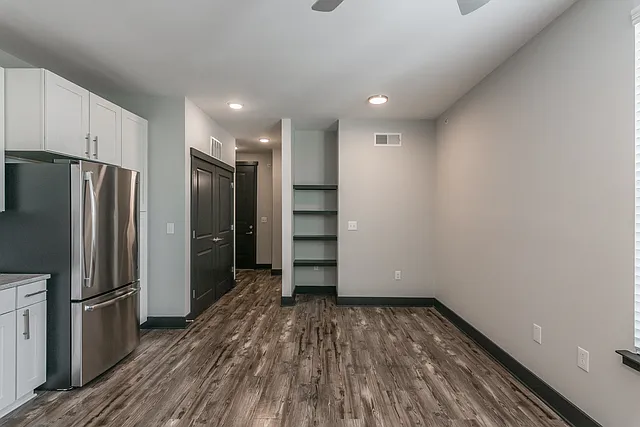 Vintage Gateway Apartments — Photo 16