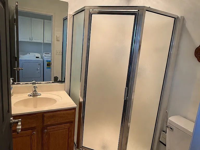 435 Montclair Ave — Photo 11