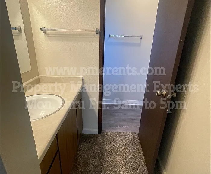 3904 N Plymouth Rd #3904 — Photo 7