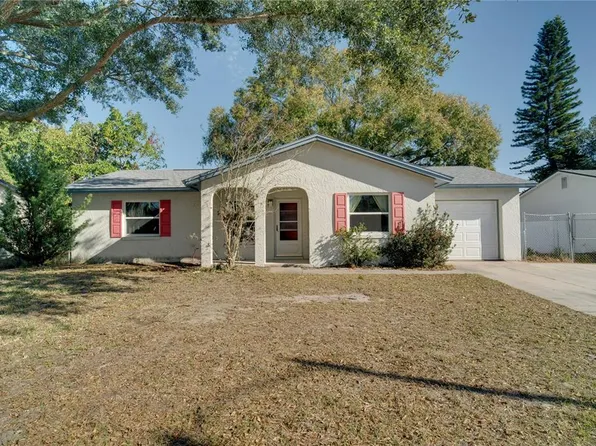 681 Royal Palm Dr, Kissimmee, FL 34743