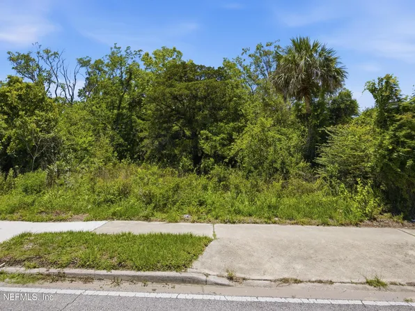 5574 AVENUE B, Jacksonville, FL 32209
