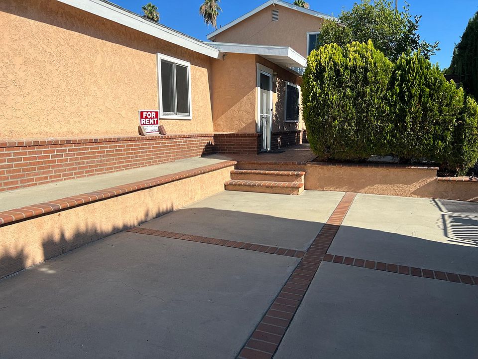 1st image of 4189 Los Serranos Blvd