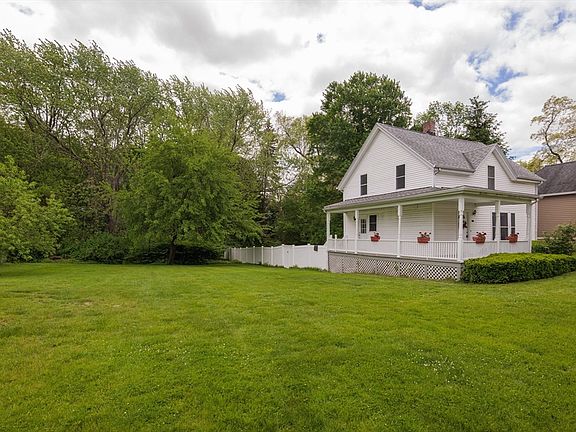 4th image of 114 Oxford Ave