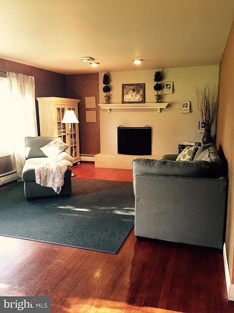 2nd image of 415 Reservoir Rd