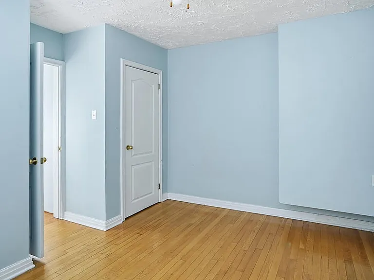 704 Claude St #B — Photo 11