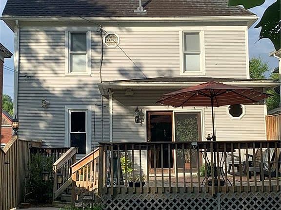 2nd image of 820 2nd St