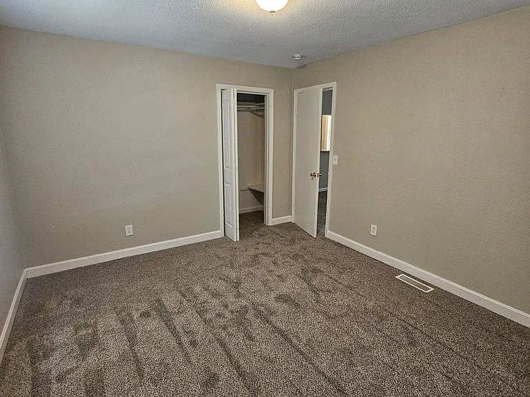 609 N Hocker Ave — Photo 10