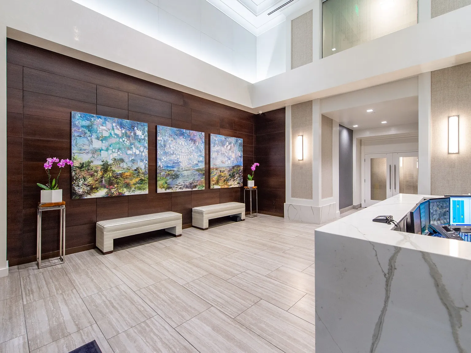 1 bed, 1.0 bath, 648 sqft, $1,900 — Photo 2