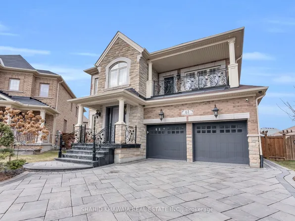 12 Orangeblossom Trl, Brampton, ON L6X 3B4