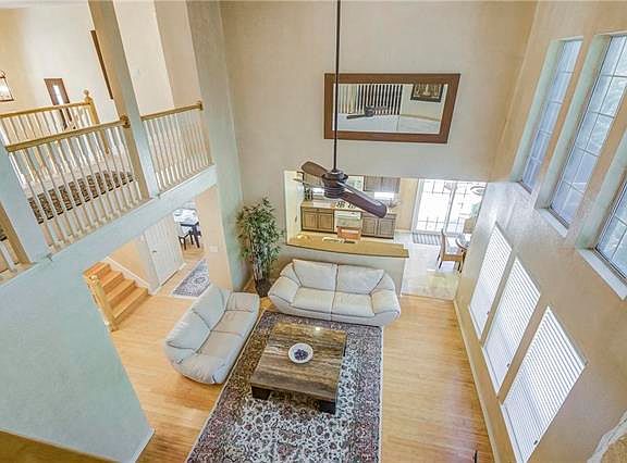 5th image of 1201 Ashford Ln
