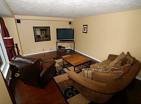 5th image of 376 Mill Rd