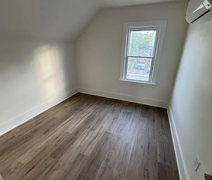 33 Oak St — Photo 14