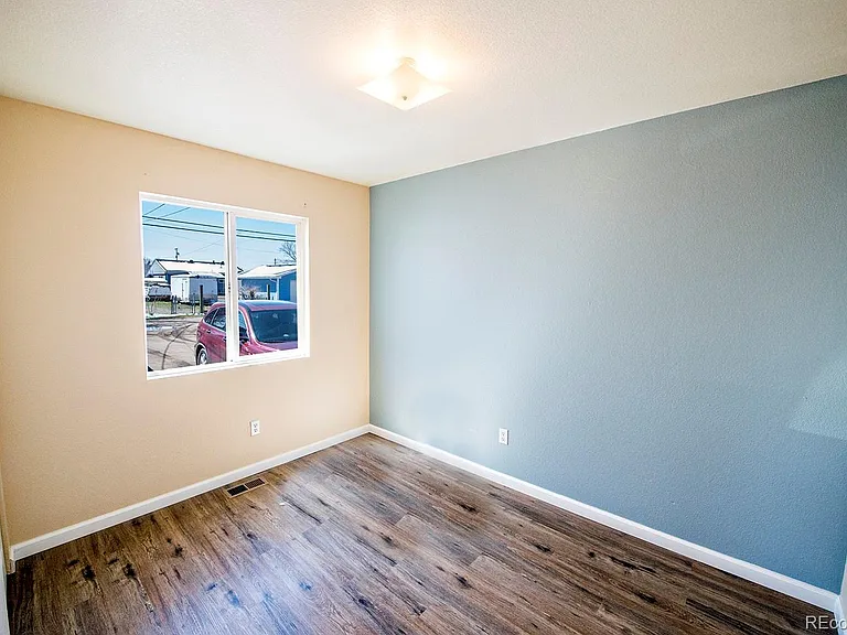 55 N 10th Ave #B — Photo 11