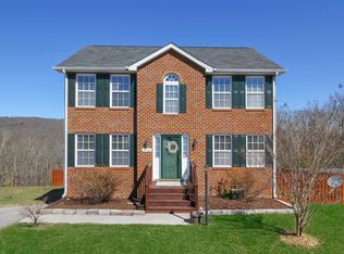 1110 New Village Dr NW, Christiansburg, VA 24073