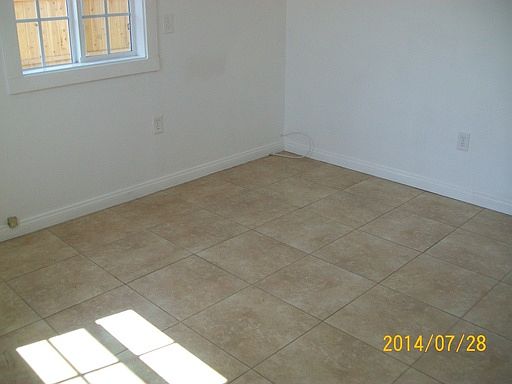 3rd image of 1677-79 Donax Ave