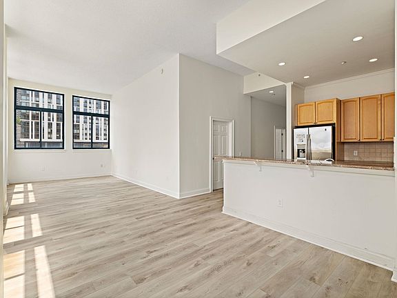 3rd image of 311 Washington St