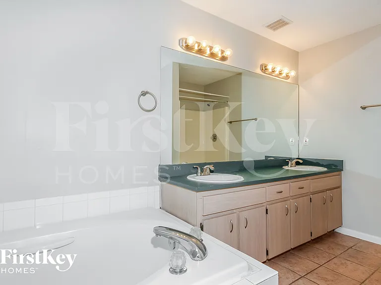 8240 Stoner Rd — Photo 10