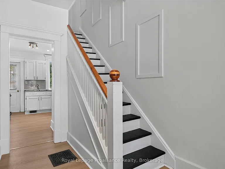 367 Edinburgh St — Photo 12
