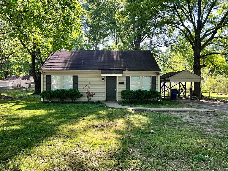 7754 Commodore Rd — Photo 1