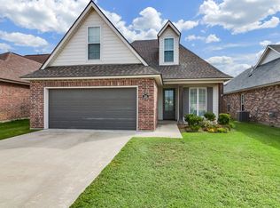 318 Benedict Dr, Lafayette, LA 70508