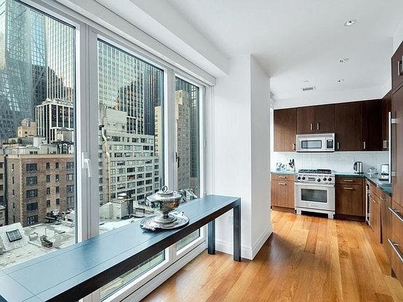 5th image of 33 W 56th St APT 11C