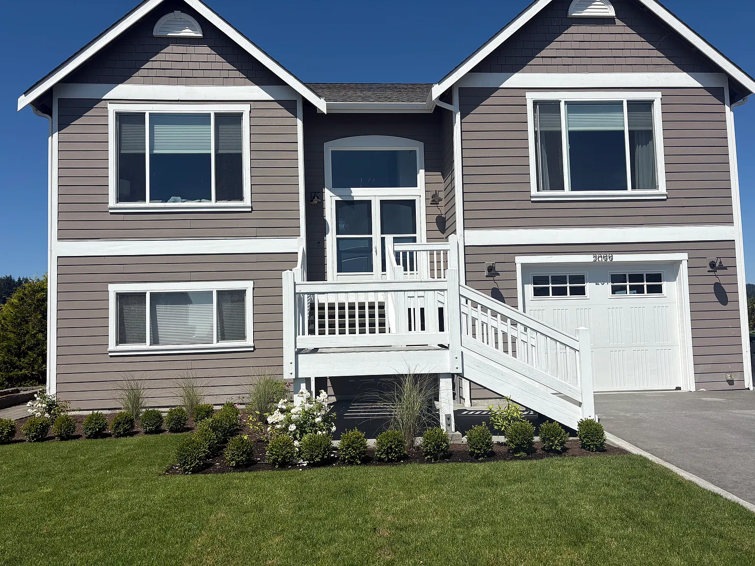 1 bed, 1200 sqft, $2,400 — Photo 1