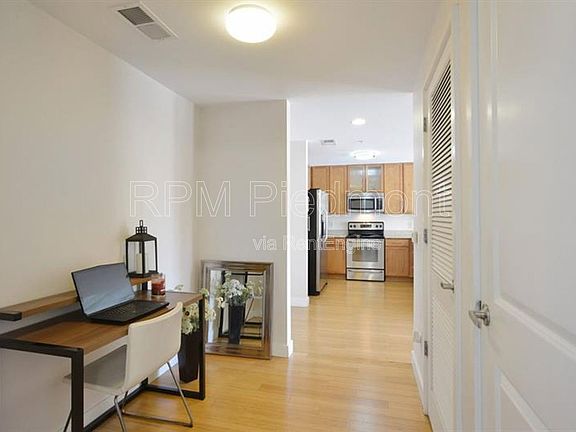 2nd image of 563 Memorial Dr SE Unit 210