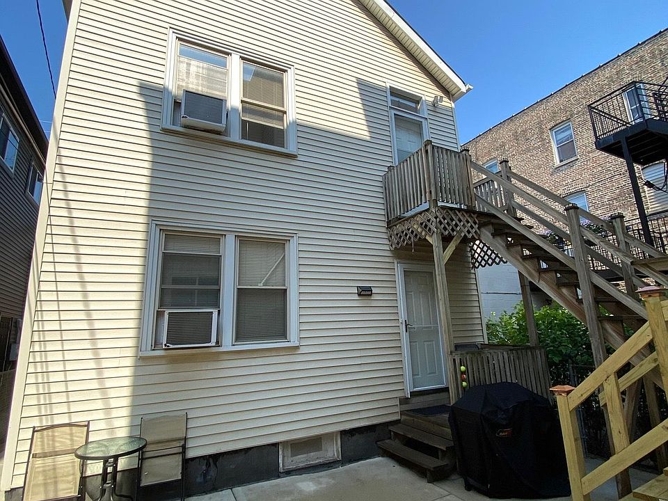 1st image of 872 N Marshfield Ave #Ch2