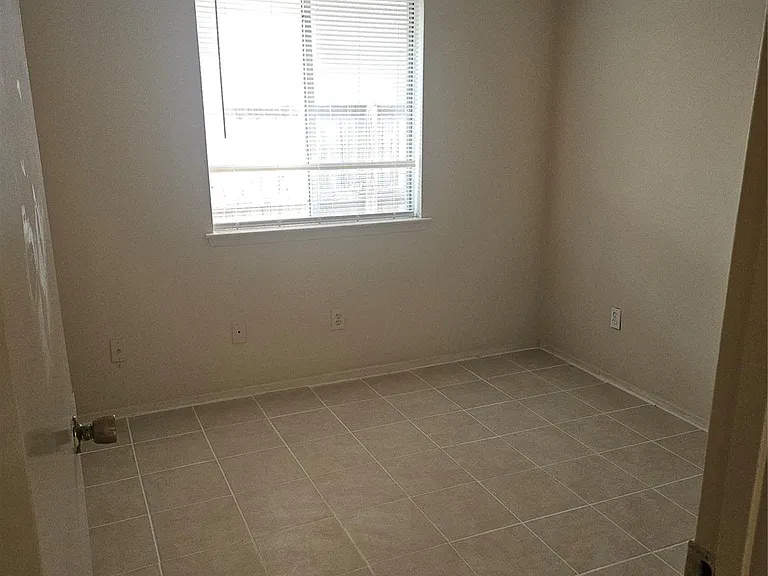 18539 Lippizaner Dr — Photo 14