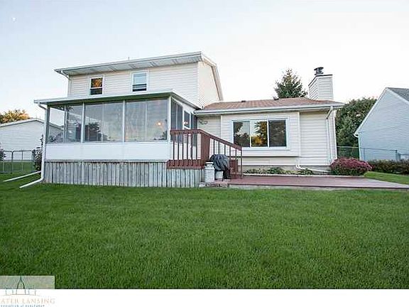 3rd image of 927 Westover Cir