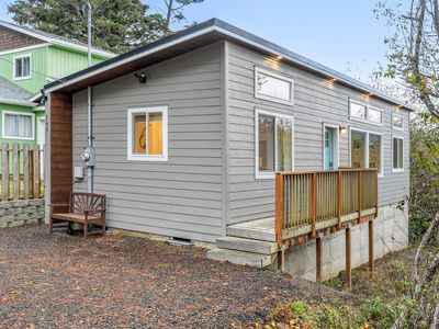 245 S Dolphin St, Rockaway Beach, OR, 97136