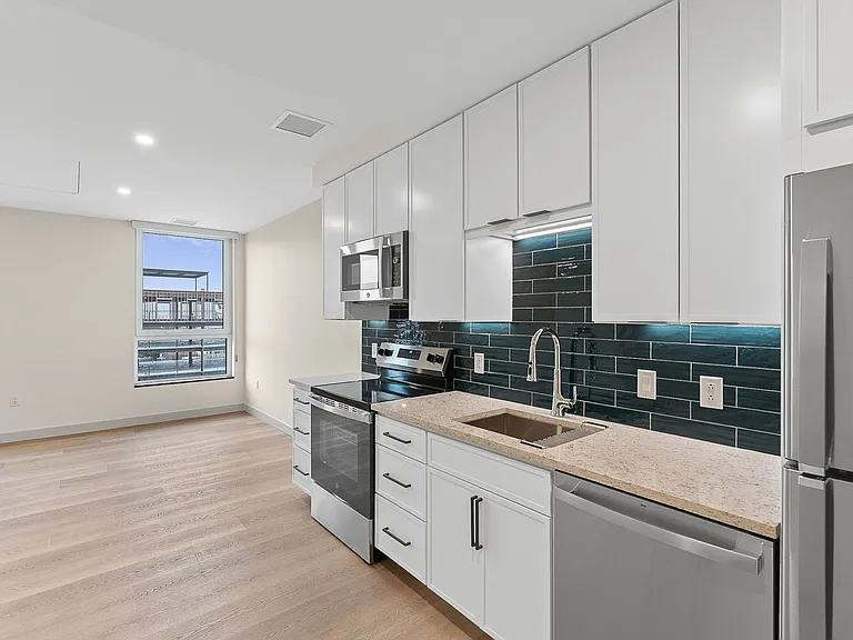Bank Street Apartments at Burlington Square — Photo 1