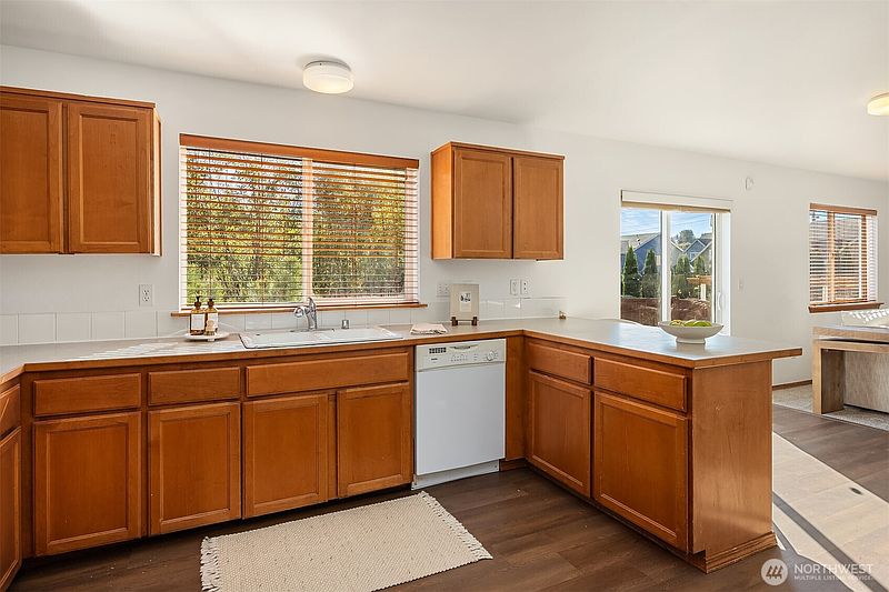 4th image of 12421 SE 278th Place