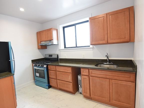 4th image of 3308 84th St #4C