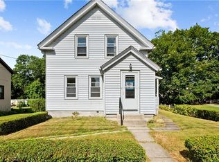 67 Woonsocket Hill Rd, North Smithfield, RI 02896
