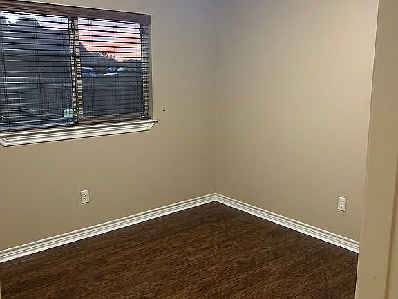 Middle Bedroom